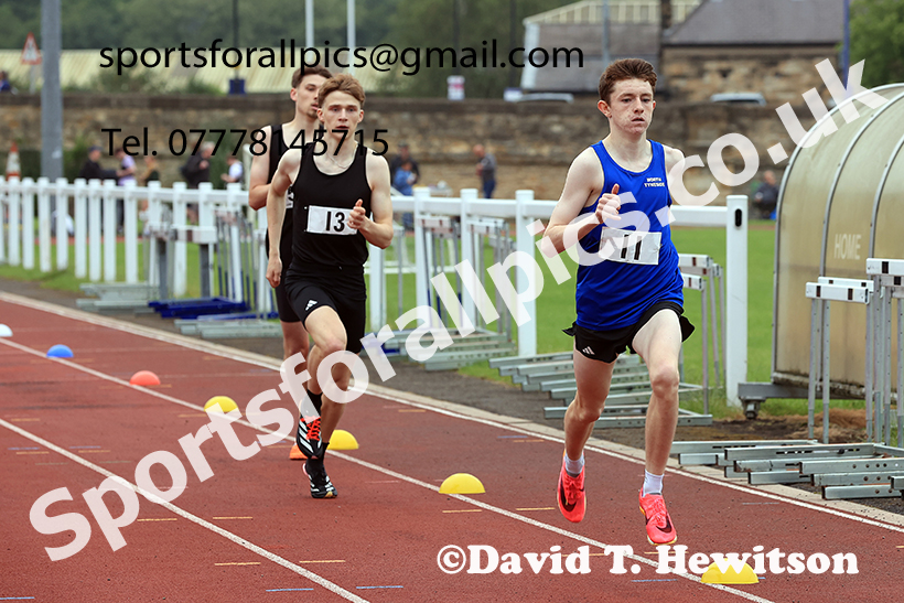 Boys 800 metres, 2025 Northumberland Schools Track and Fields, Wentworth, Hexham. Photo: David T. Hewitson/Sports for All Pics